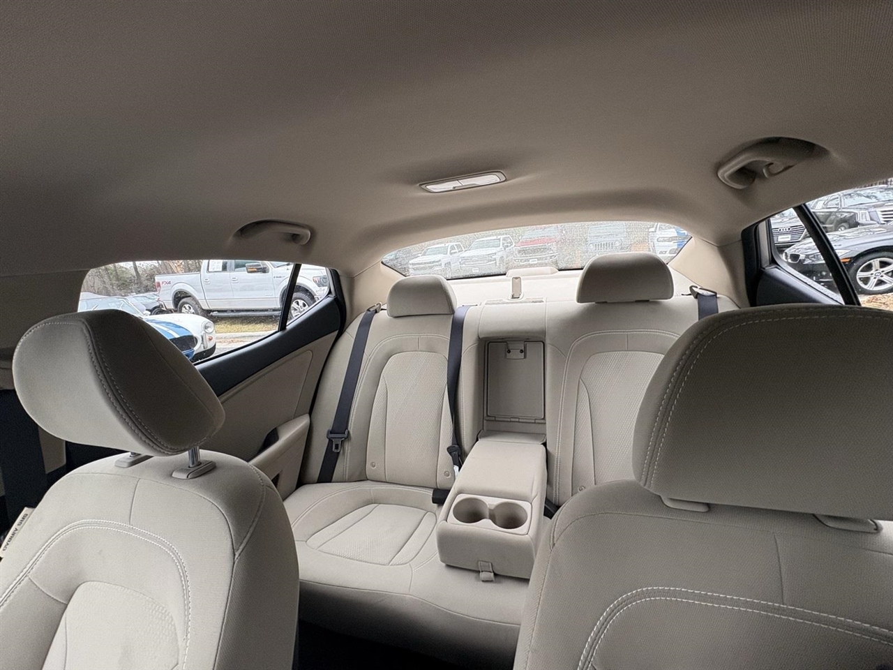 Kia Optima Hybrid Sedan 2011