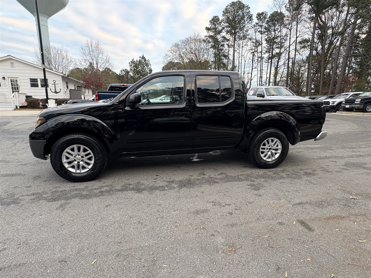 Nissan Frontier S Crew Cab 5AT 2WD 2017