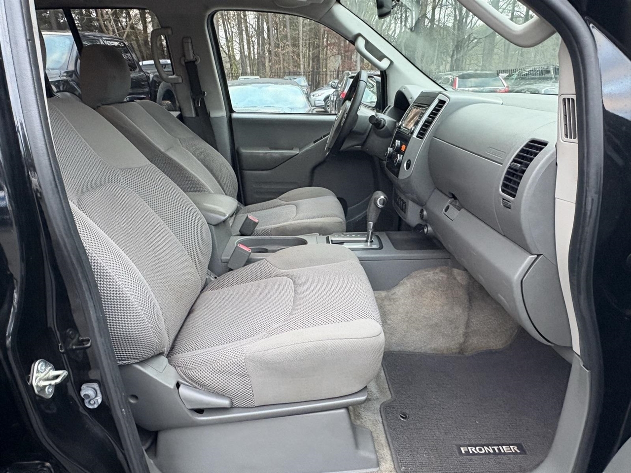 Nissan Frontier S Crew Cab 5AT 2WD 2017