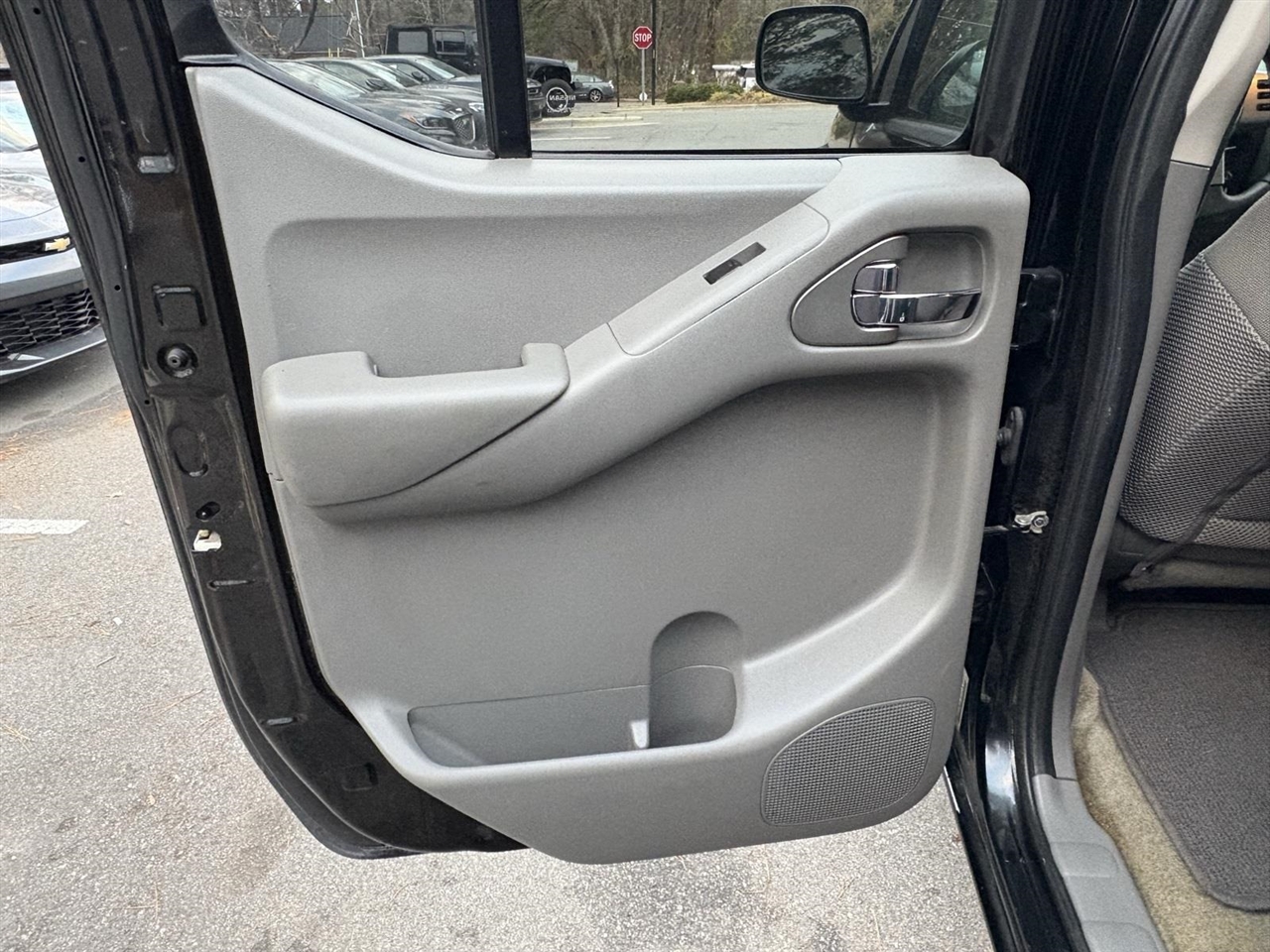 Nissan Frontier S Crew Cab 5AT 2WD 2017