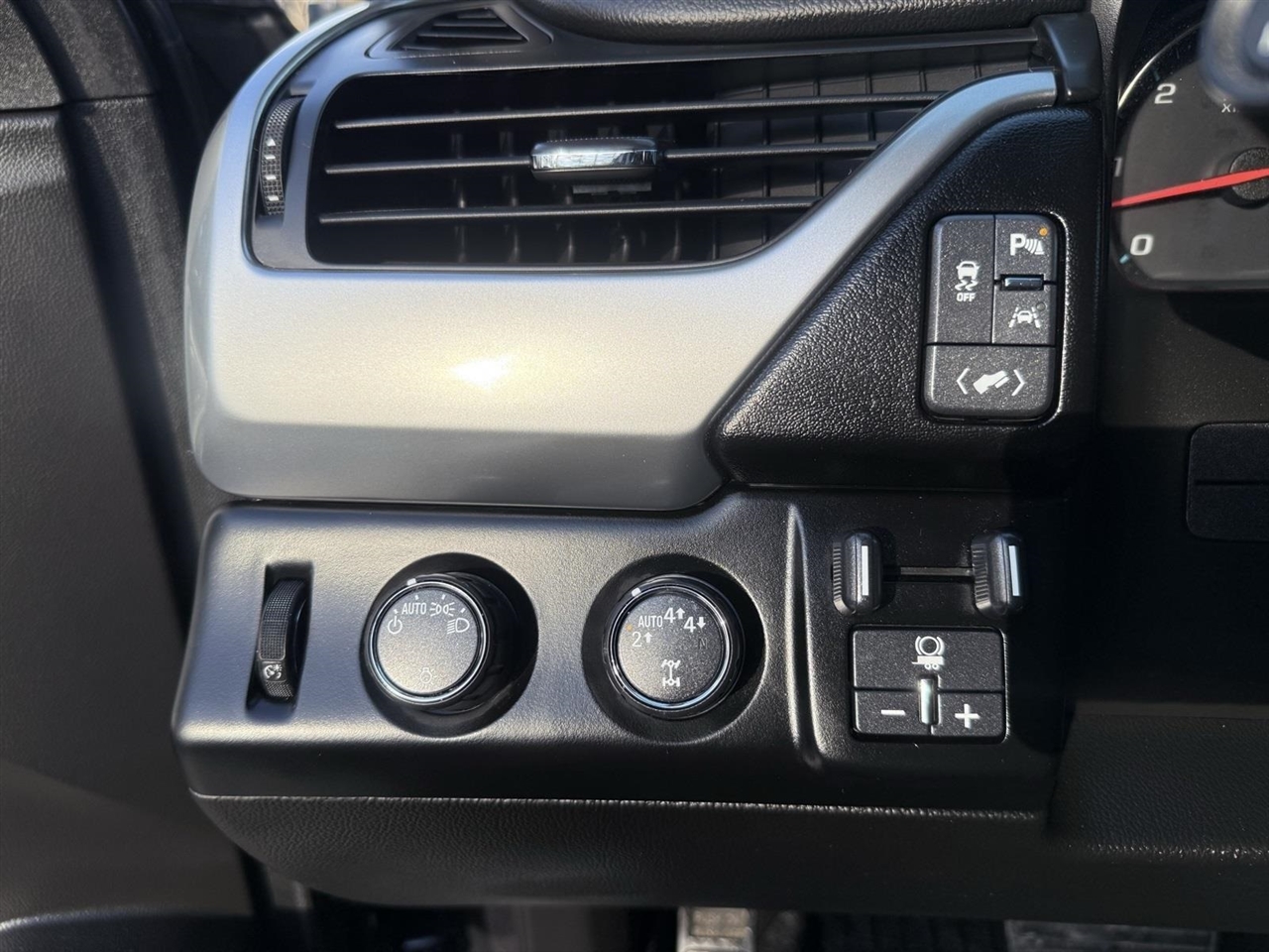 Chevrolet Tahoe  2017