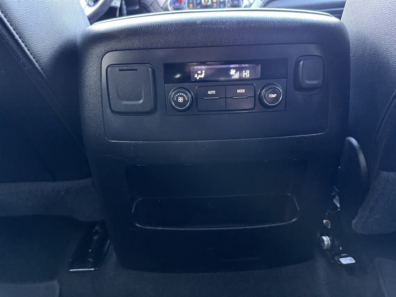 Chevrolet Suburban  2018