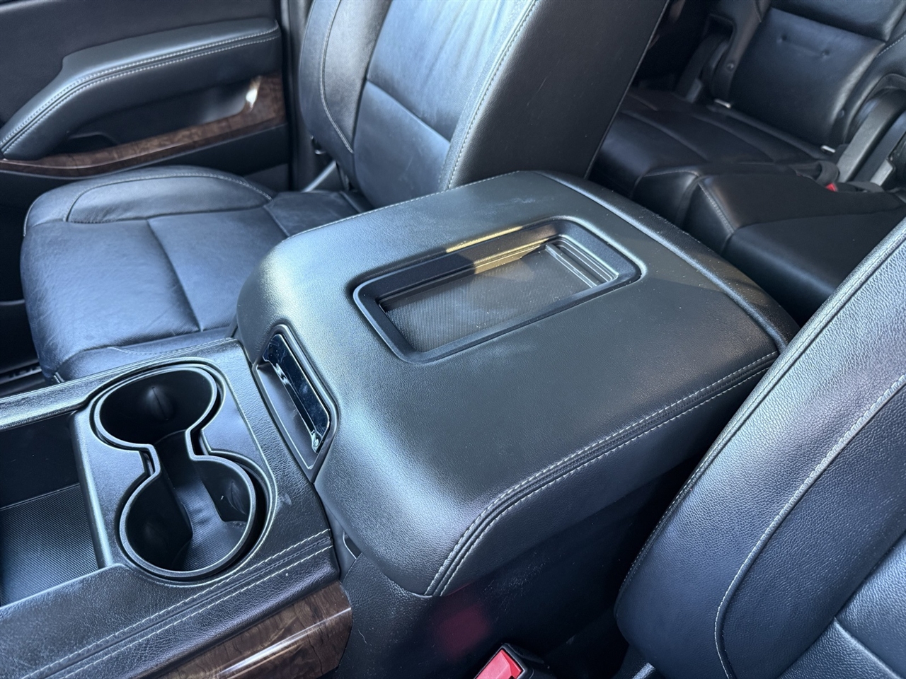 Chevrolet Suburban  2018