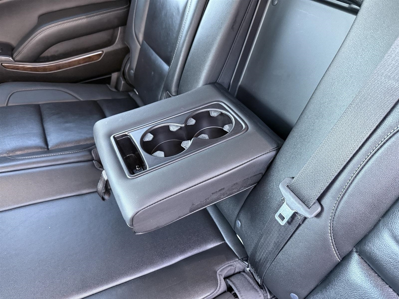 Chevrolet Suburban  2018