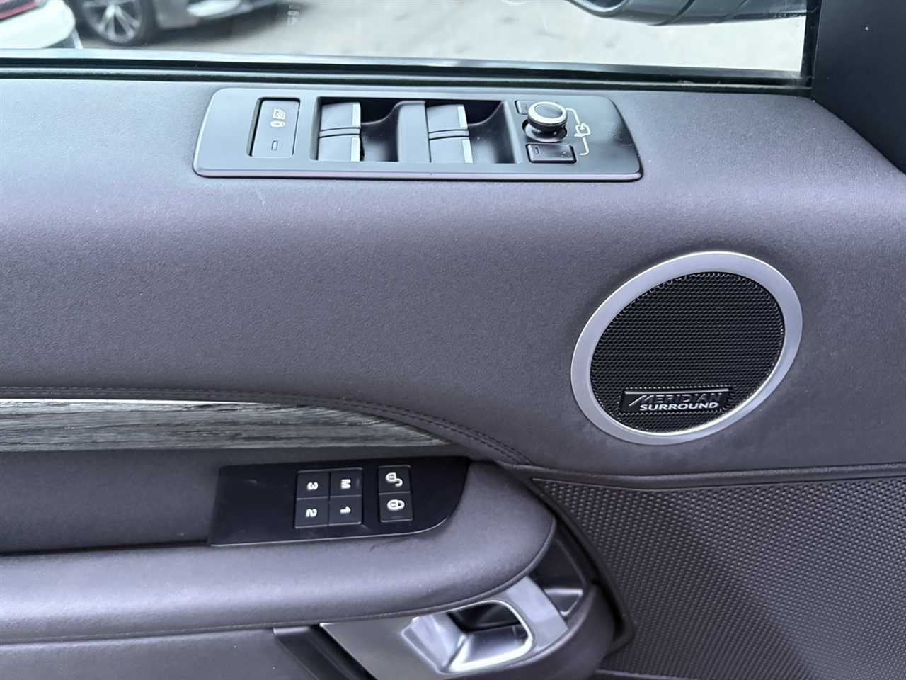 Land Rover Discovery  2018