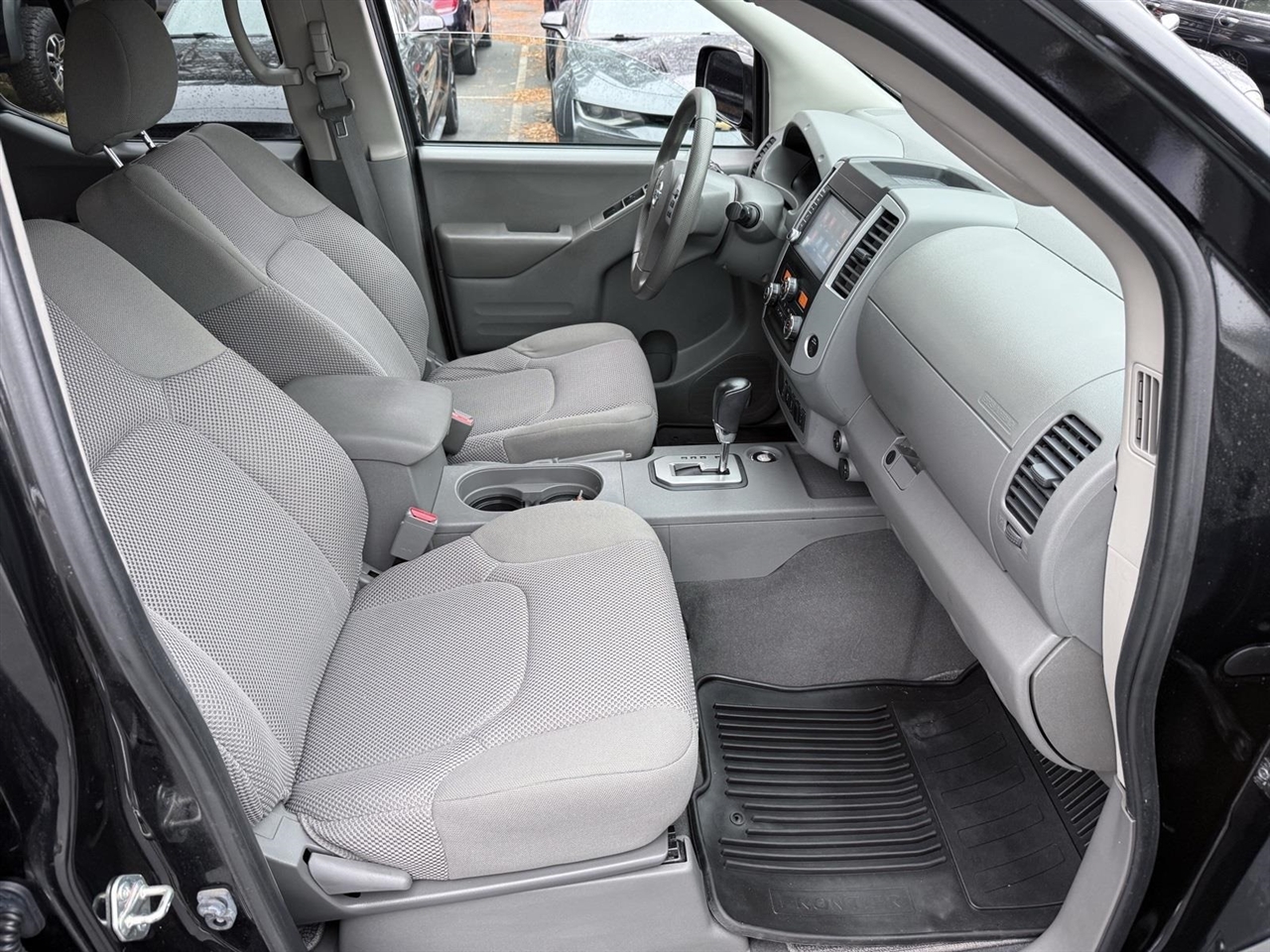 Nissan Frontier  2020