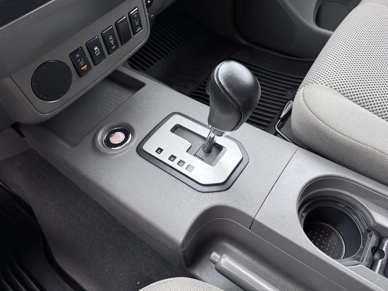 Nissan Frontier  2020