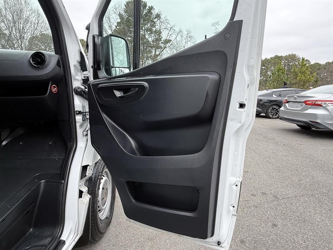 Mercedes-Benz Sprinter  2021