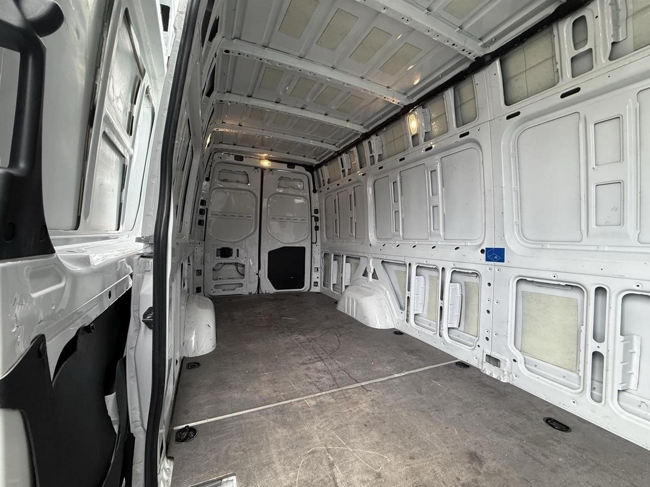 Mercedes-Benz Sprinter  2021