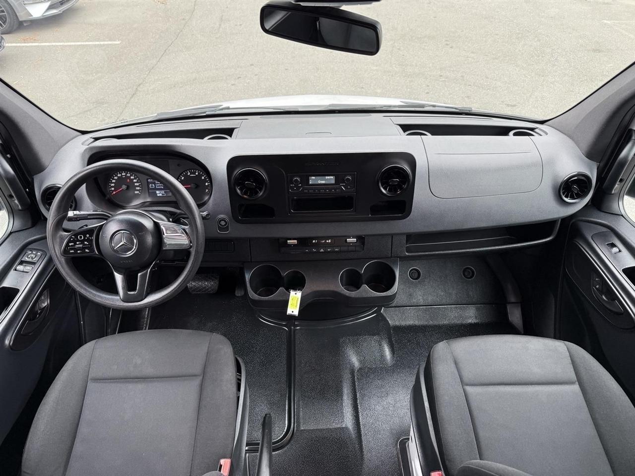 Mercedes-Benz Sprinter  2021