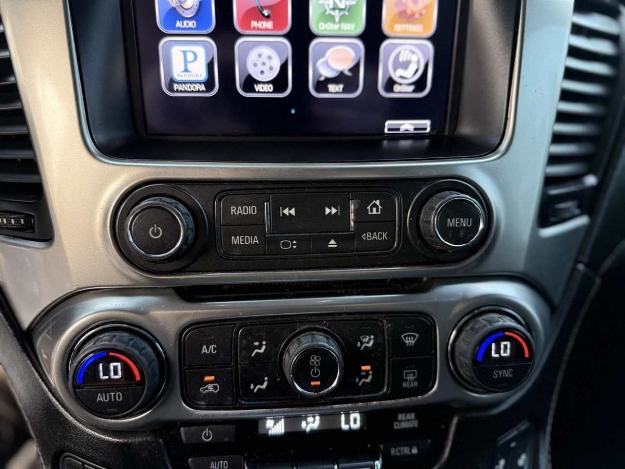 Chevrolet Tahoe  2015