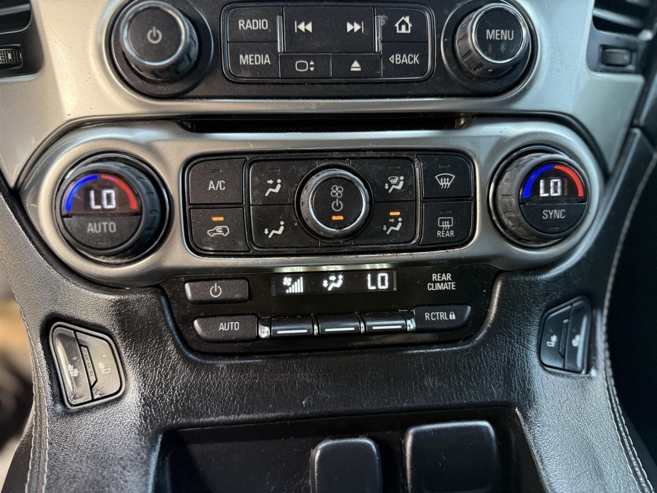 Chevrolet Tahoe  2015