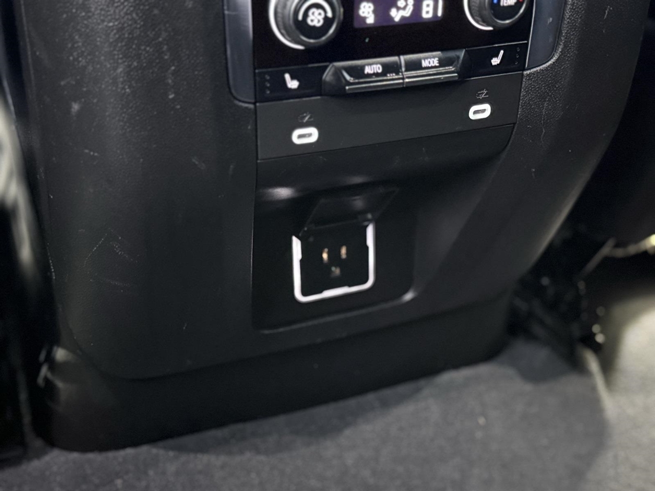 Chevrolet Suburban  2022