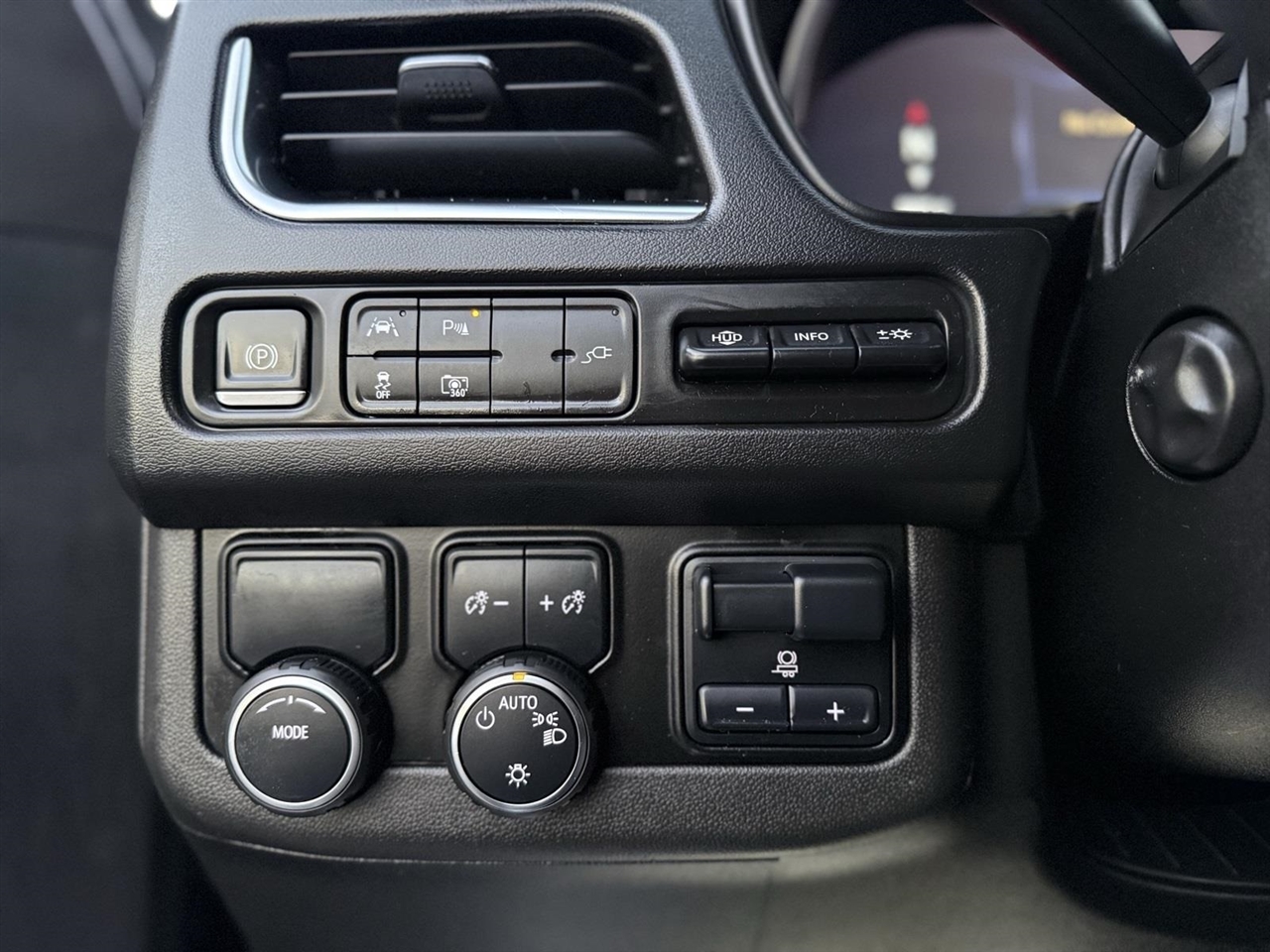 Chevrolet Suburban  2022