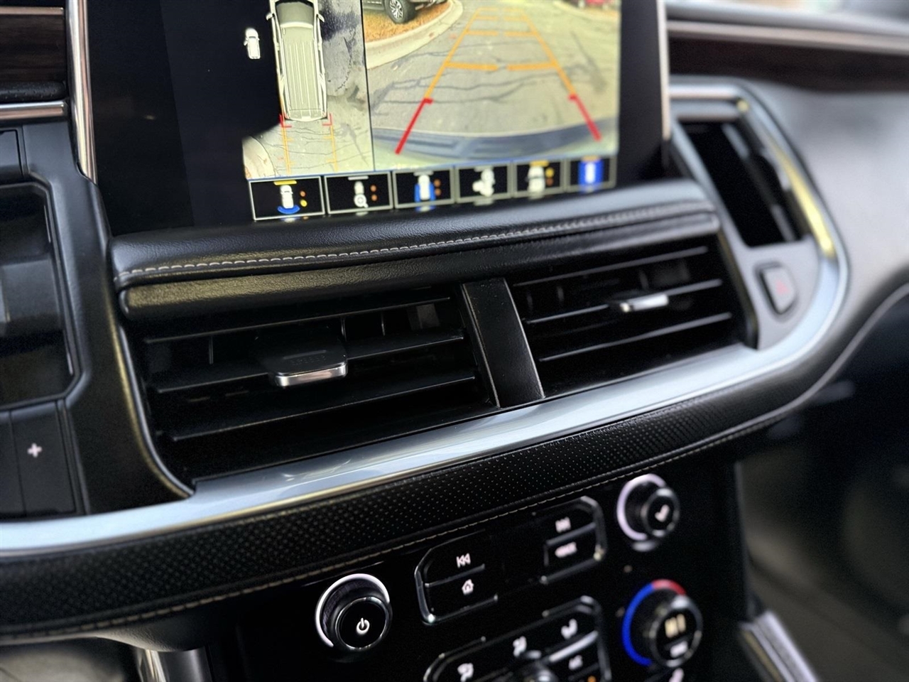 Chevrolet Suburban  2022