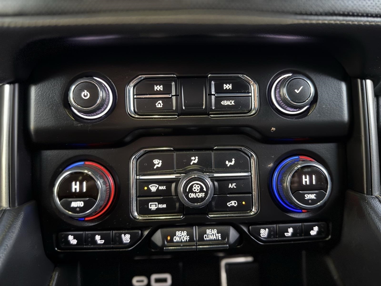 Chevrolet Suburban  2022