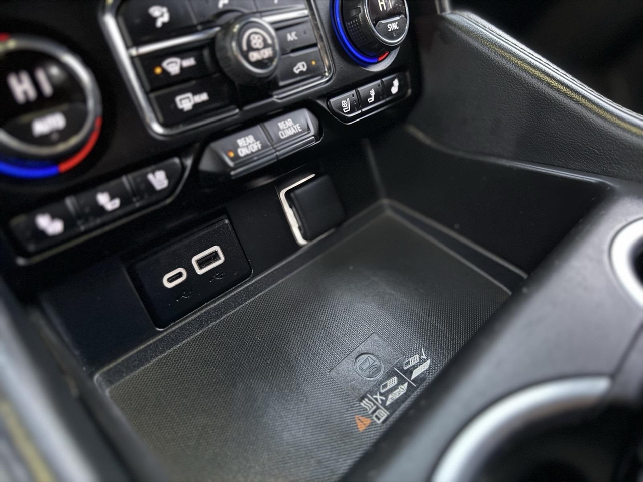 Chevrolet Suburban  2022