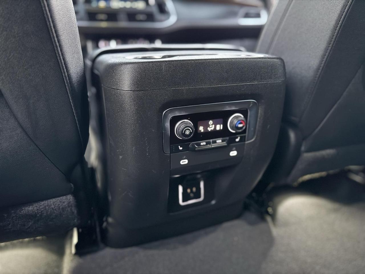 Chevrolet Suburban  2022