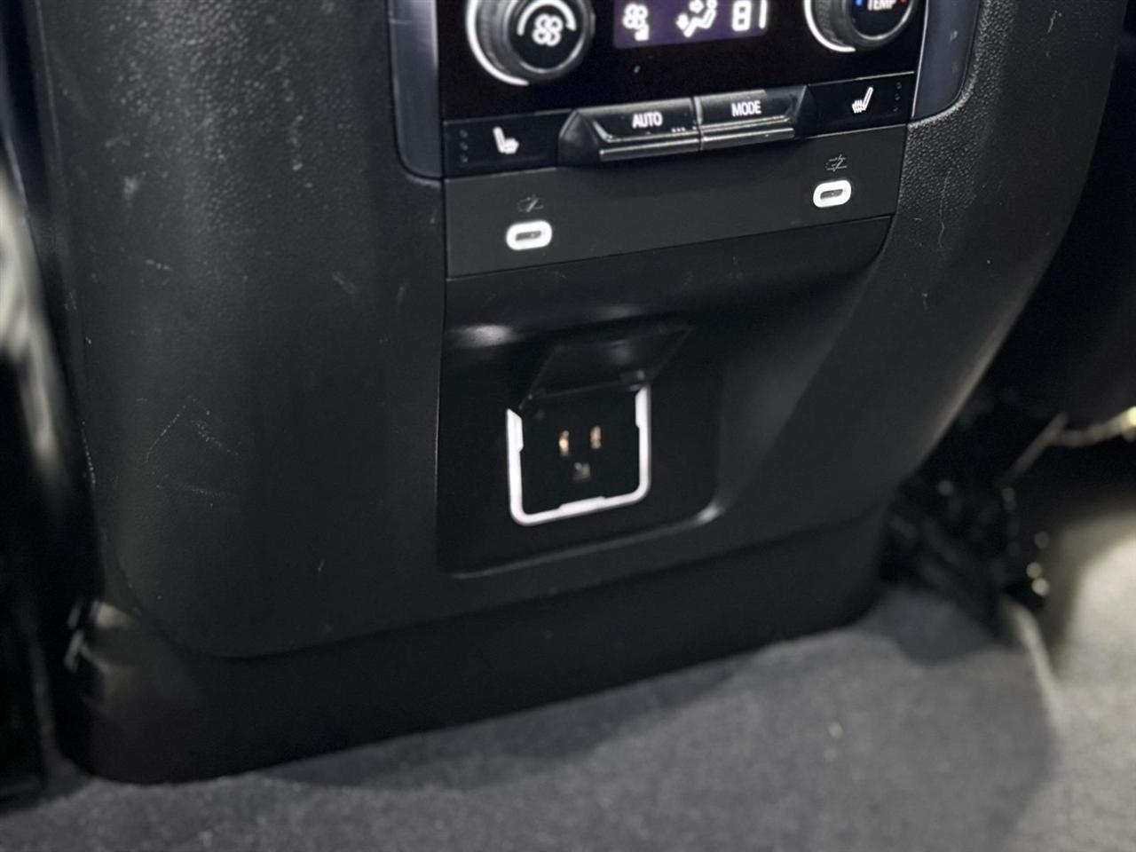 Chevrolet Suburban  2022