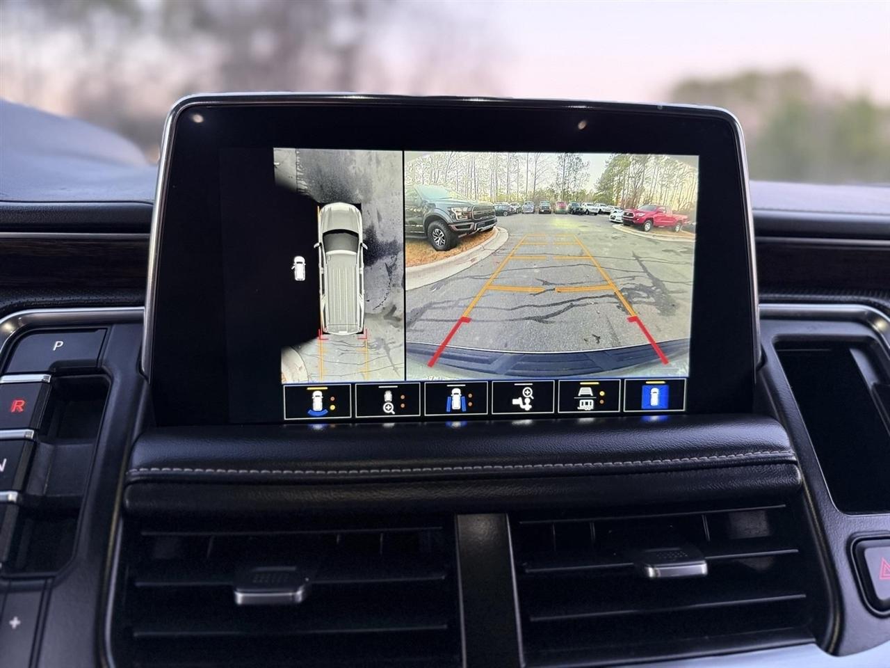 Chevrolet Suburban  2022