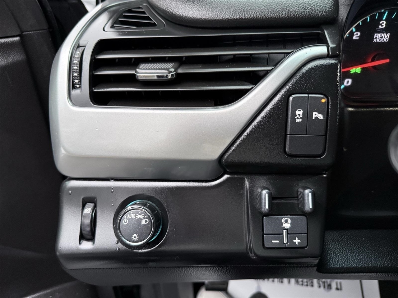 Chevrolet Tahoe  2015