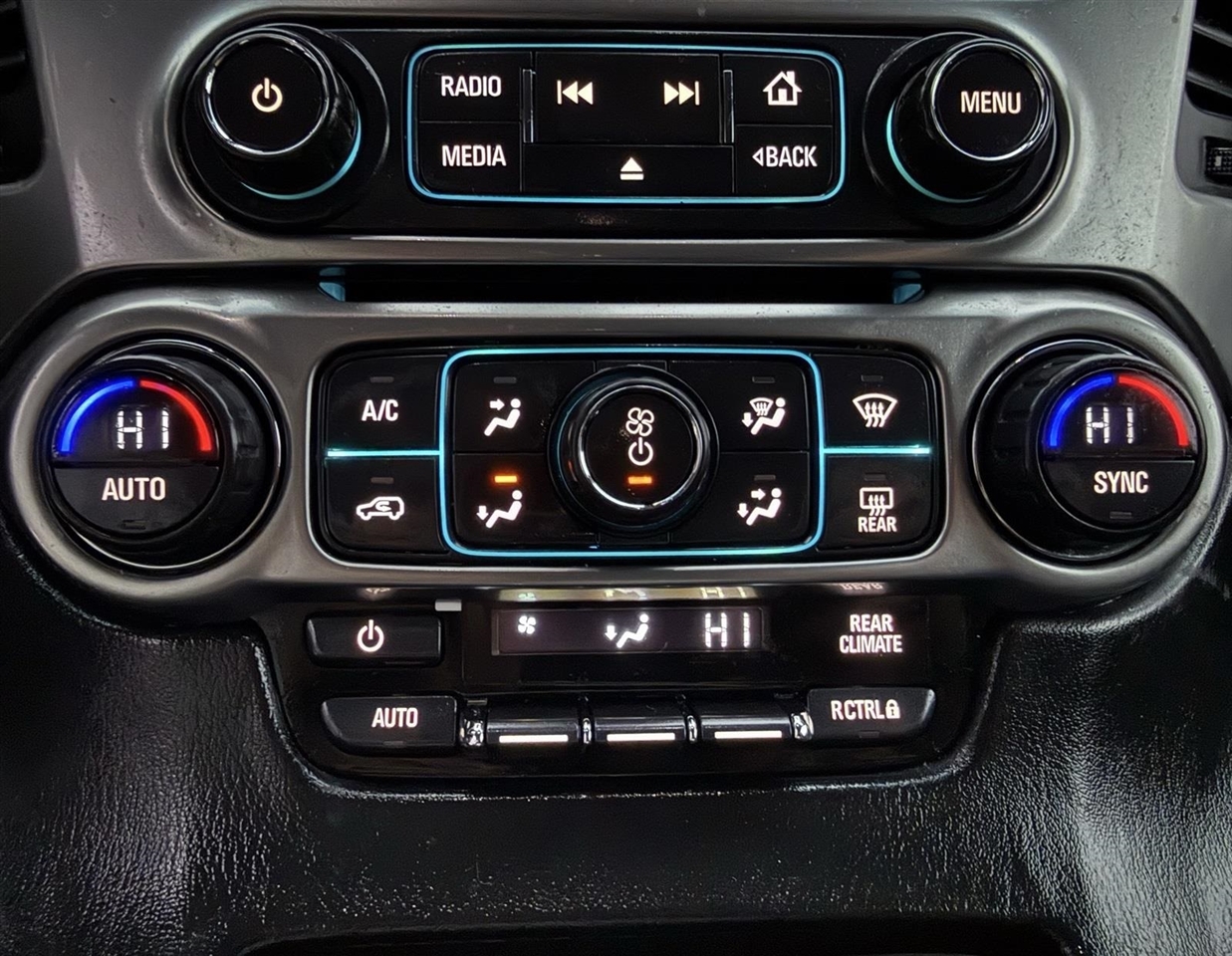 Chevrolet Tahoe  2015