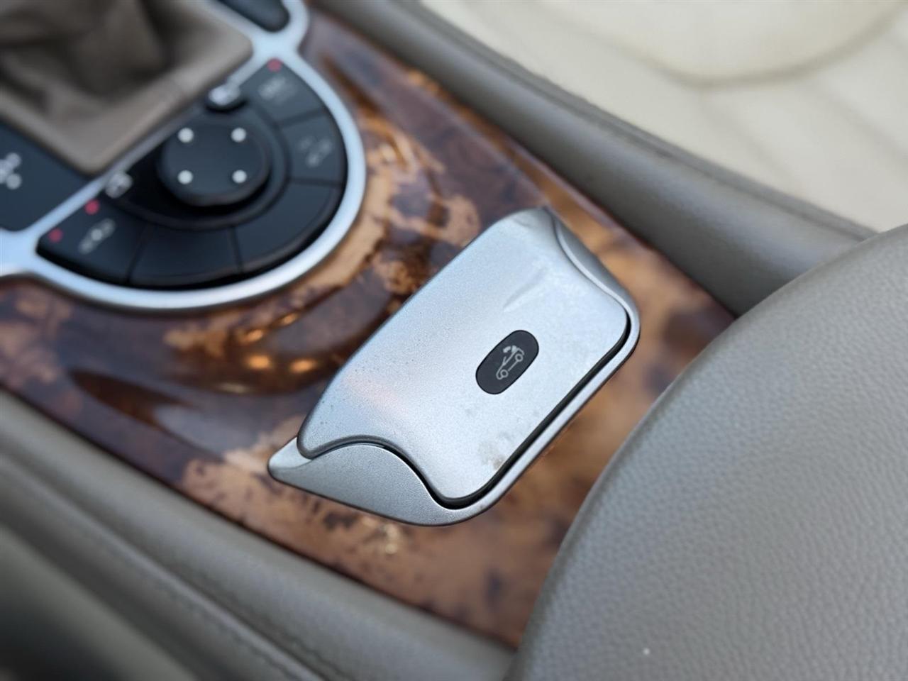 Mercedes-Benz SL-Class  2011