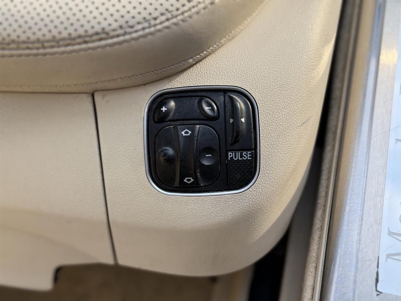 Mercedes-Benz SL-Class  2011