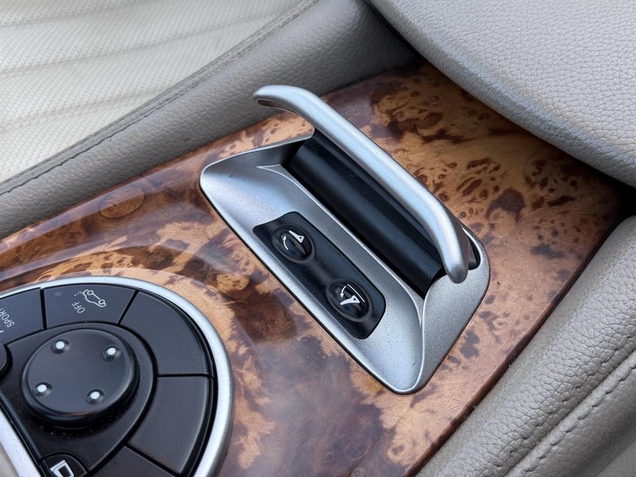 Mercedes-Benz SL-Class  2011