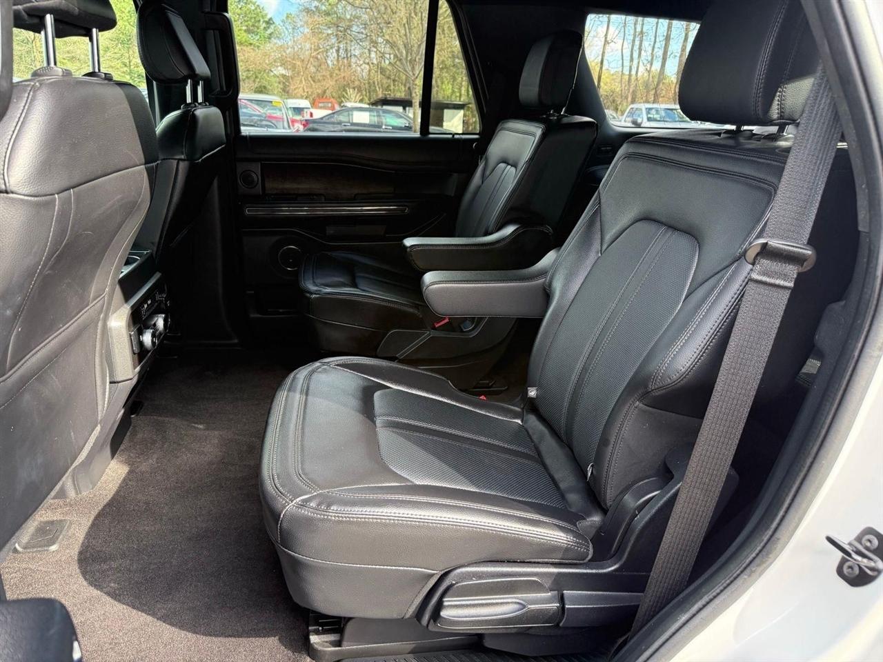 Ford Expedition  2021