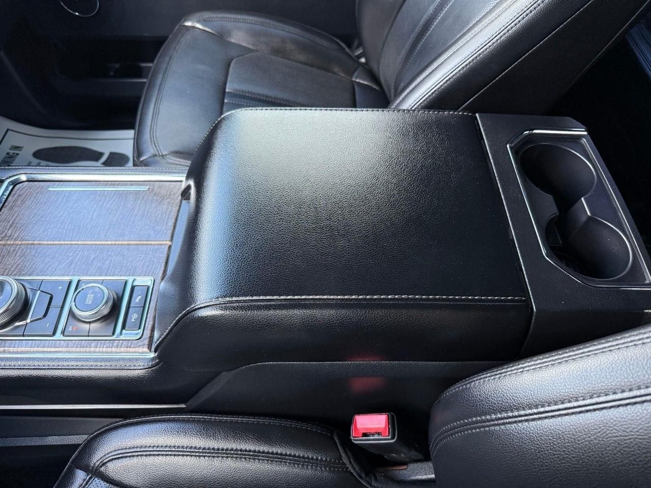 Ford Expedition  2021