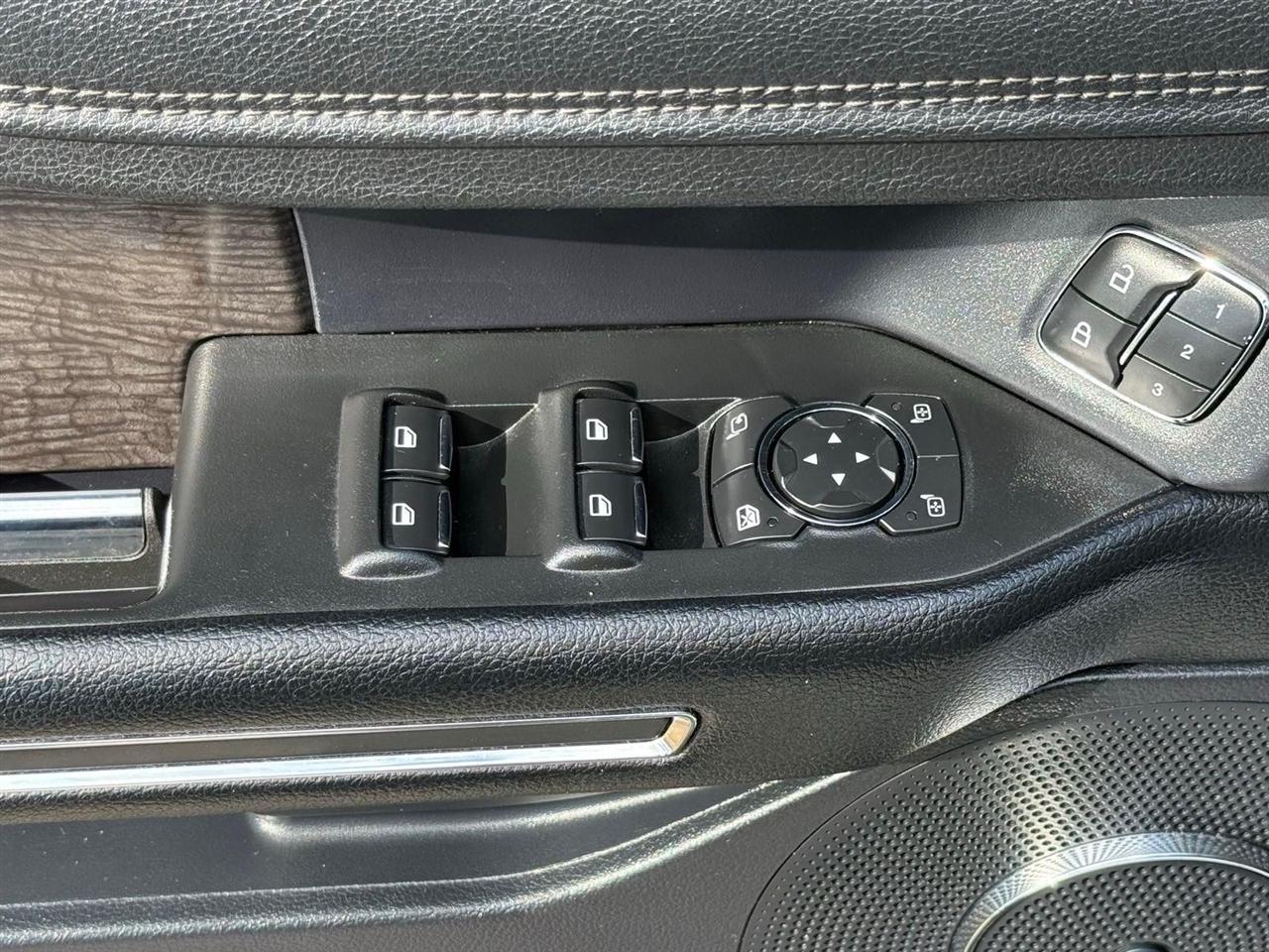 Ford Expedition  2021