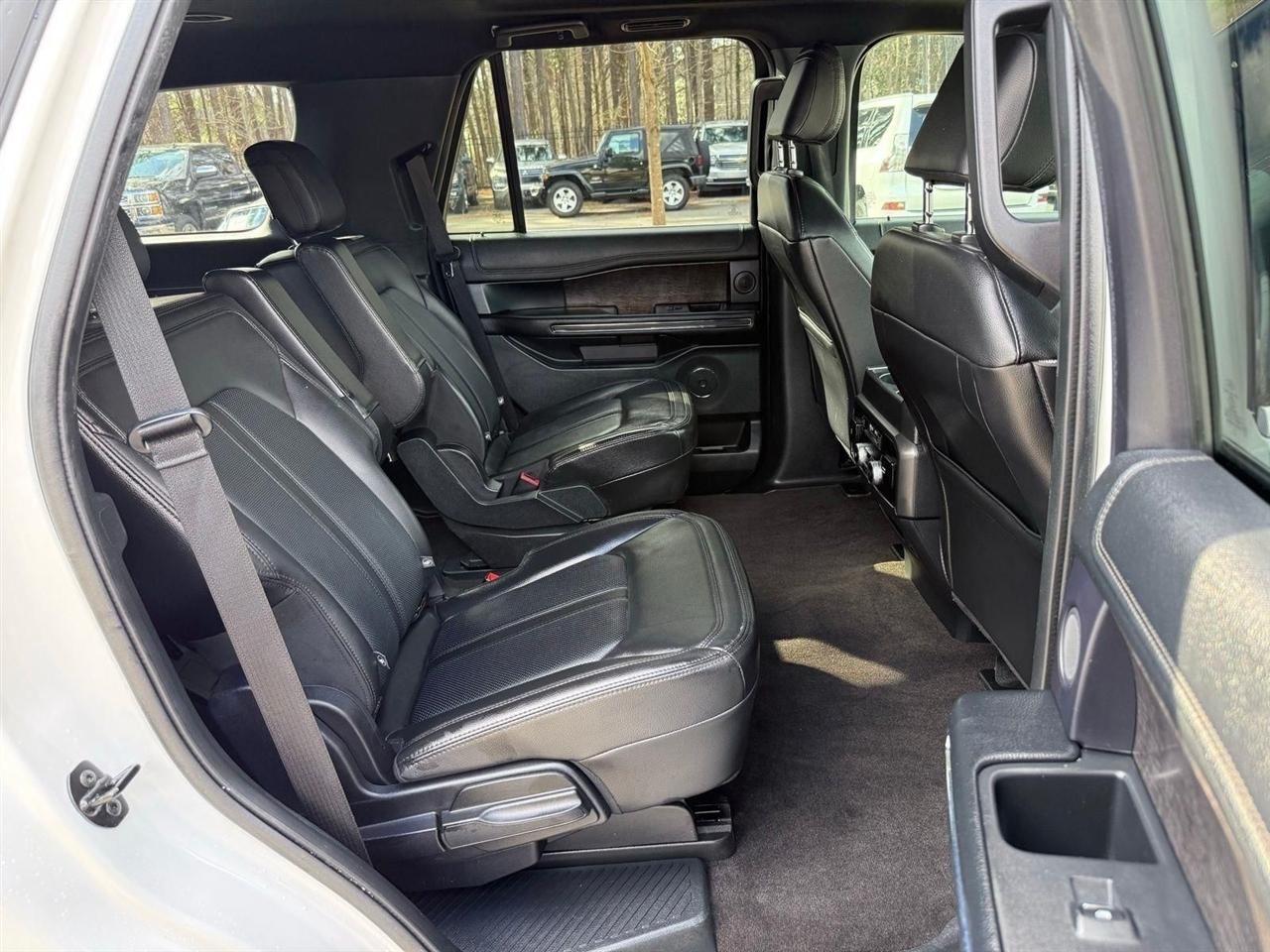 Ford Expedition  2021