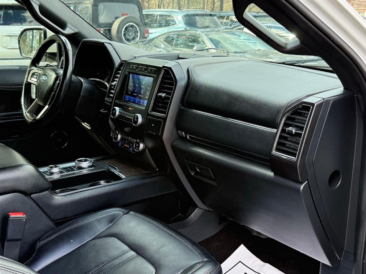 Ford Expedition  2021