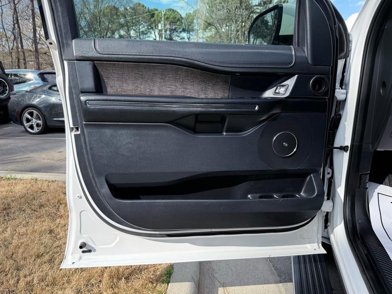 Ford Expedition  2021