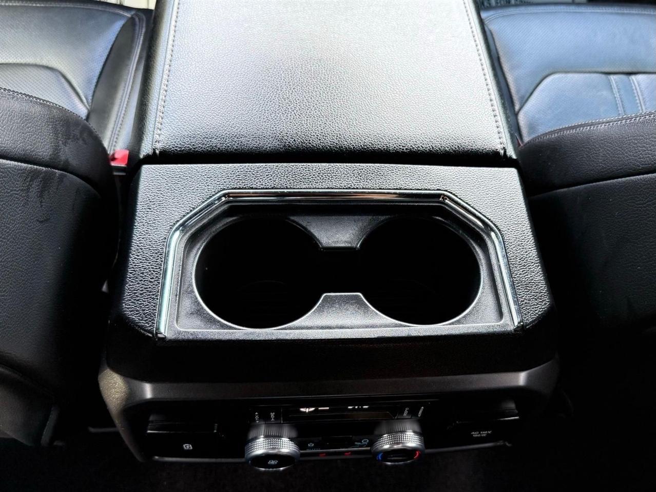 Ford Expedition  2021