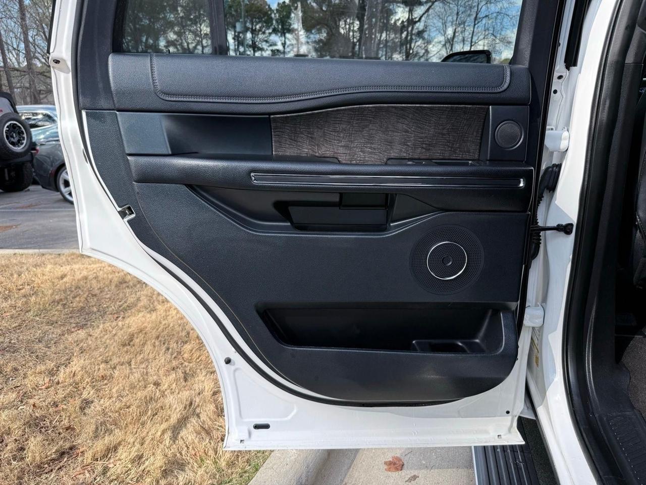 Ford Expedition  2021