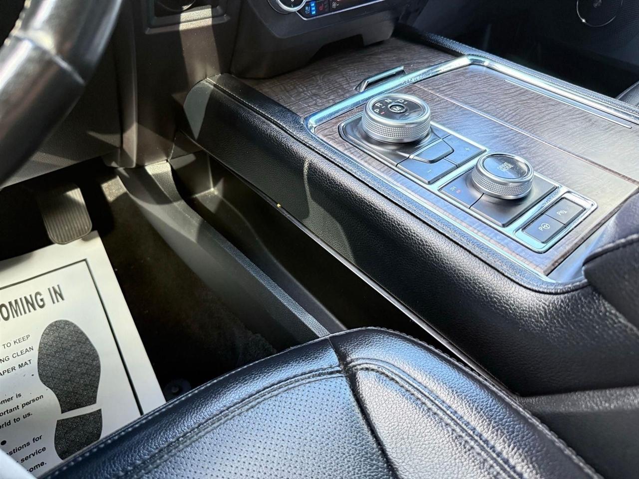 Ford Expedition  2021