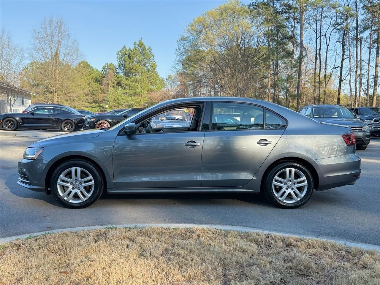 Volkswagen Jetta  2018