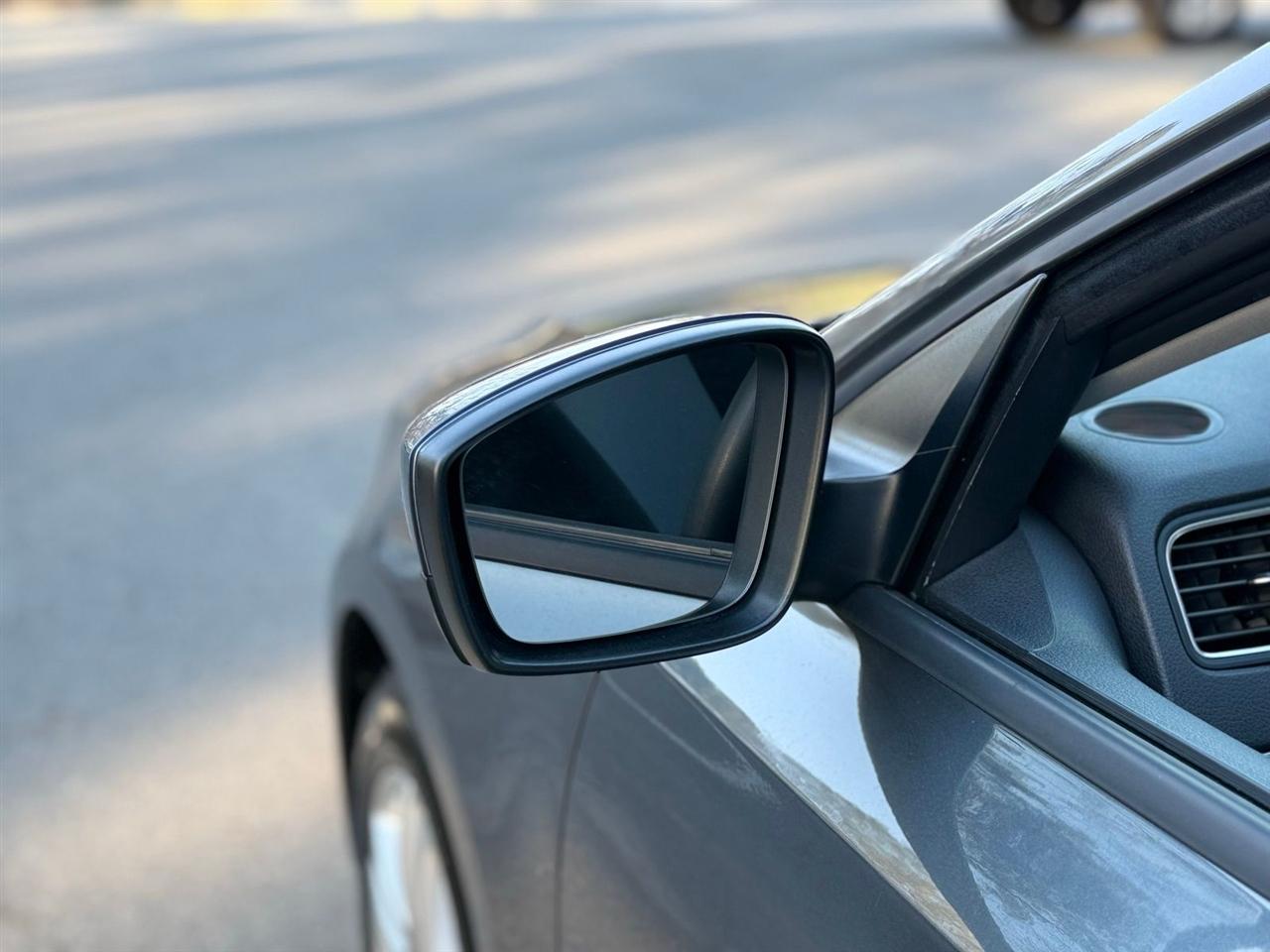 Volkswagen Jetta  2018