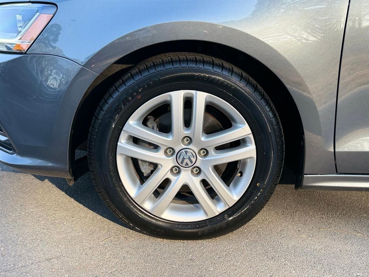 Volkswagen Jetta  2018