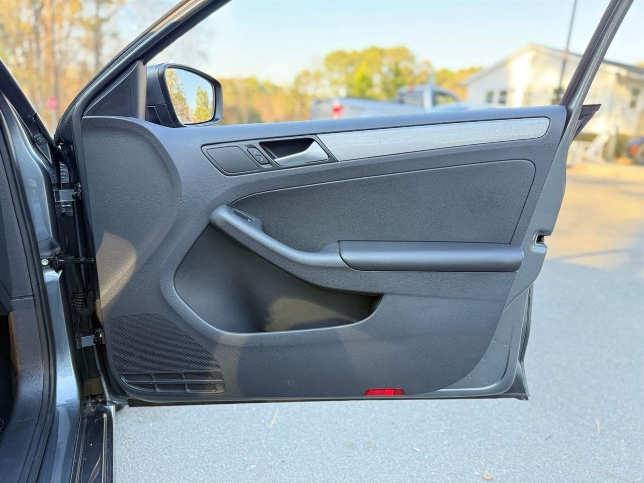 Volkswagen Jetta  2018