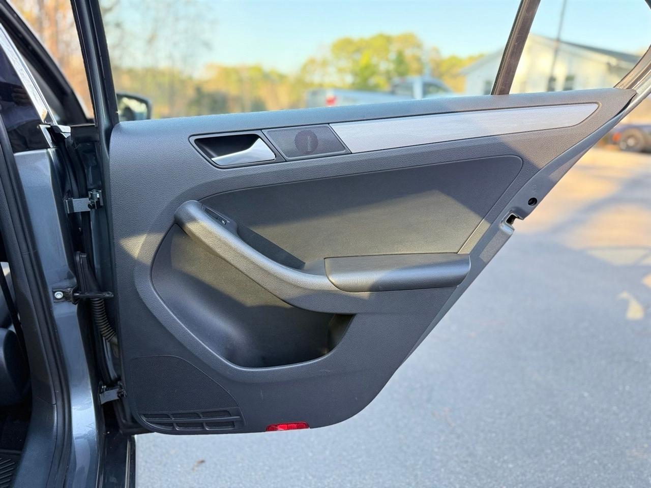 Volkswagen Jetta  2018