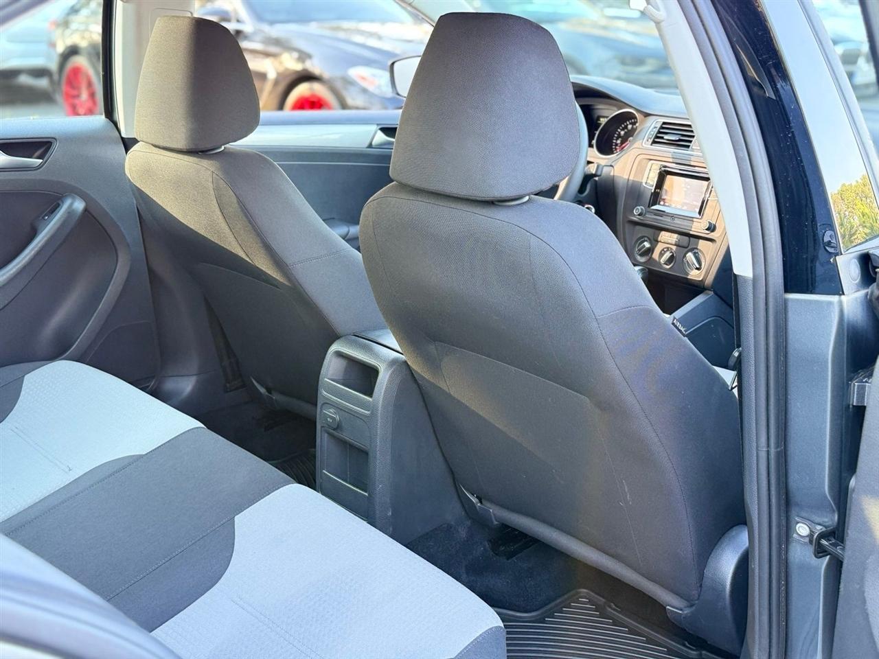 Volkswagen Jetta  2018