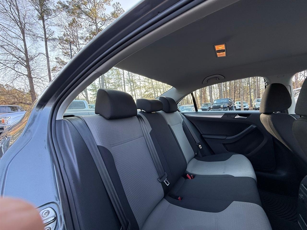 Volkswagen Jetta  2018