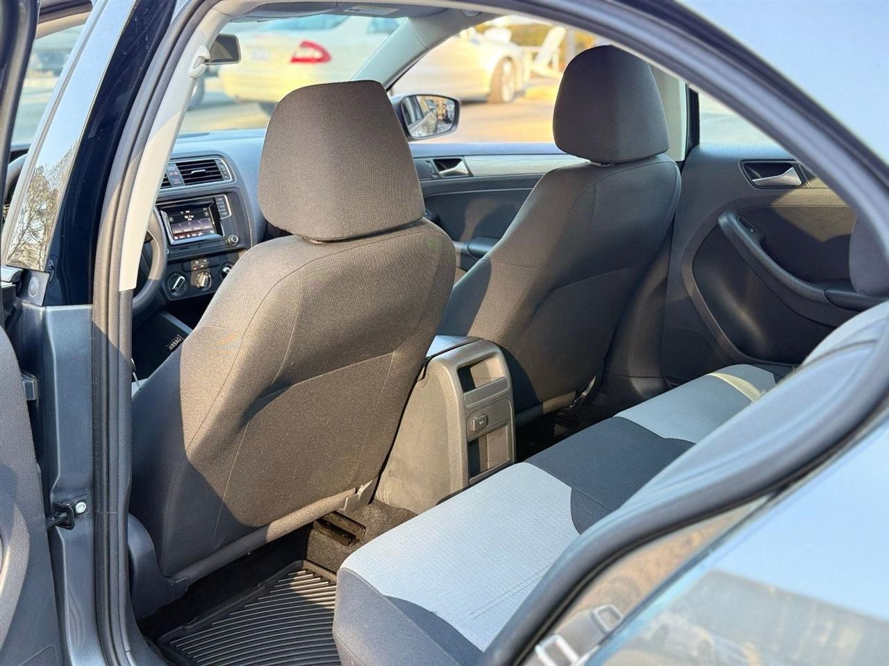 Volkswagen Jetta  2018