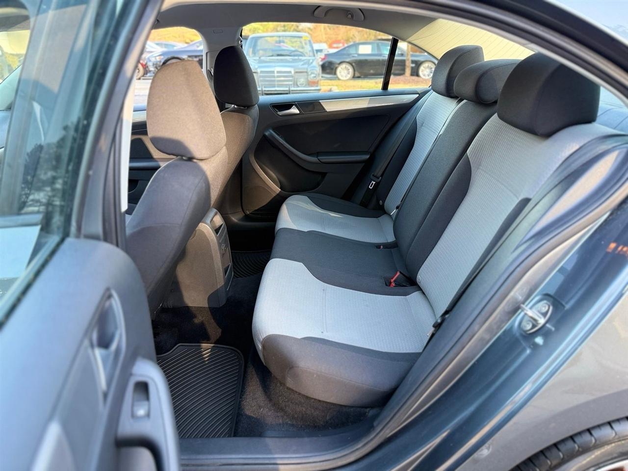 Volkswagen Jetta  2018