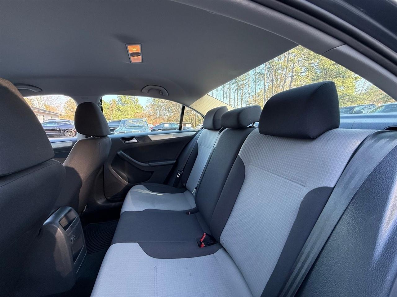 Volkswagen Jetta  2018