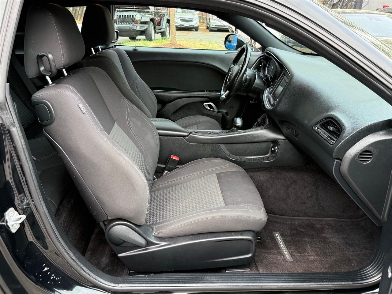 Dodge Challenger  2017