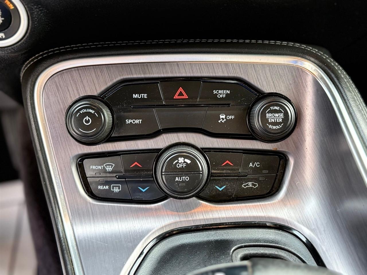 Dodge Challenger  2017